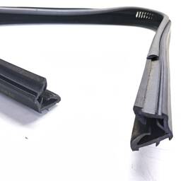 CANALETA VIDRO PORTA TRASEIRA DIREITA MOBI 2017/