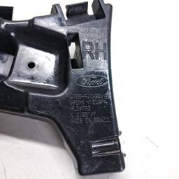 GUIA PARACHOQUE TRASEIRO DIREITO KA HATCH 2015 2016 A 2021