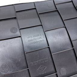 ACABAMENTO LATERAL DIREITO PAINEL CENTRAL FLUENCE 2011 A 16