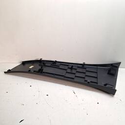 ACABAMENTO INFERIOR COLUNA CENTRAL DIREITA FLUENCE 2011 A 16