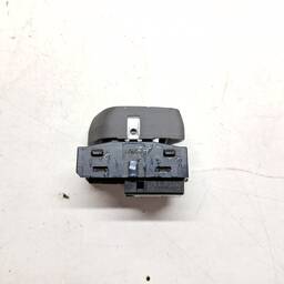 BOTÃO COMANDO TRAVA PORTAS LADO ESQUERDO CRUZE 2017 A 2021