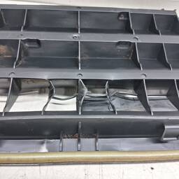 DIFUSOR AR CARROCERIA BMW SERIE 3 318 320 25 2013/18 DETALHE