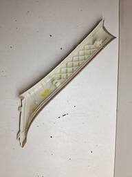 ACABAMANTO COLUNA DIANTEIRA DIREITA BMW 318I 320I 2013 A 18