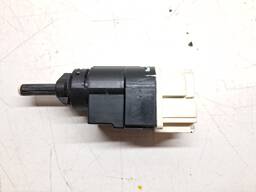 SENSOR PEDAL FREIO KWID SANDERO LOGAN DUSTER CAPTUR 2014/20