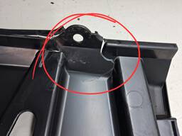 GUIA DIR PARACHOQUE TRAS BMW SÉRIE 3 318 320..13/17 DETALHE