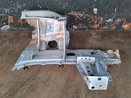 LONGARINA DIREITA SANDERO 2015/ LOGAN 2014/2024 DETALHE