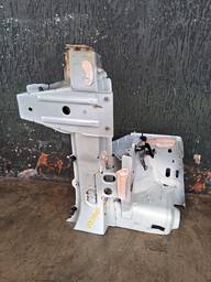 LONGARINA DIREITA SANDERO 2015/ LOGAN 2014/2024 DETALHE