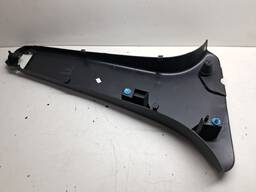 ACABAMANTO COLUNA CENTRAL ESQUERDA SANDERO 2015 A 2024 