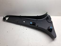 ACABAMANTO COLUNA CENTRAL ESQUERDA SANDERO 2015 A 2024 