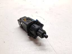 INTERRUPTOR SENSOR PEDAL FREIO MARCH VERSA 2012 A 2020