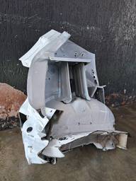 FOLHA LATERAL TRASEIRA ESQUERDA SANDERO 2015 A 20 DETALHE