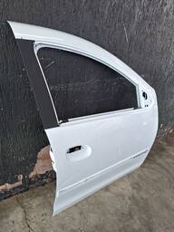 PORTA DIANTEIRA DIREITA SANDERO 2015/ LOGAN 2014 2015 A 2024