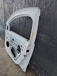 PORTA DIANTEIRA DIREITA SANDERO 2015/ LOGAN 2014 2015 A 2024