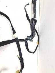 CHICOTE TAMPA TRASEIRA SANDERO 2015 2016 A 2023