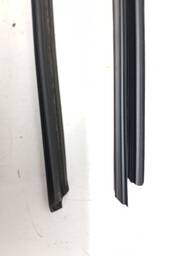 PESTANA PORTA DIANTEIRA DIREITA EXT. SANDERO 15/ LOGAN 14/24