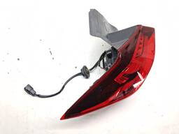 LANTERNA TRASEIRA ESQUERDA TRACKER 2020/ (CANTO)LED