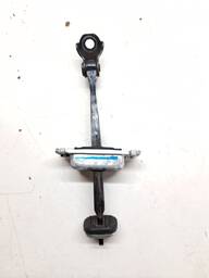 LIMITADOR PORTA DIANTEIRA DIREITA CAPTIVA 2008 A 2017