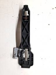 SUPORTE MAÇANETA EXT DIANTEIRA ESQUERDA CAPTIVA 2008 A 2017