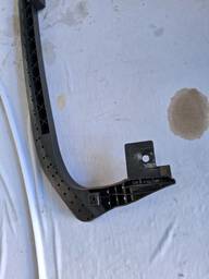 REFORÇO PARACHOQUE DIANTEIRO TRACKER 2020/ DETALHE 