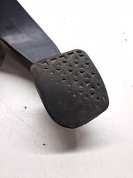 PEDAL EMBREAGEM PRISMA ONIX 2013 A 2019