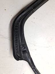 BORRACHA PINGADEIRA PORTA TRAS DIREITA ONIX PRISMA 2013/20