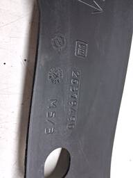 CAPA PROTETORA LIMPADOR PARABRISA TRACKER 2020/