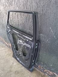 PORTA TRASEIRA ESQUERDA TRACKER 2020 2022/.. C/DETALHE
