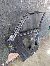 PORTA TRASEIRA ESQUERDA TRACKER 2020 2022/.. C/DETALHE