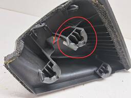 ACABAMENTO INTERNO RETROVISOR DIREITO TRACKER 2020/ DETALHE