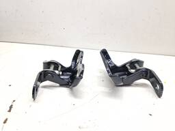 PAR DOBRADIÇA PORTA TRASEIRA ESQUERDA TRACKER 2020/