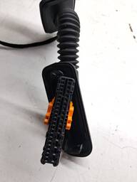 CHICOTE PORTA DIANTEIRA DIREITA POLO VIRTUS NIVUS 2018/