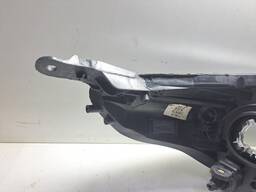 FAROL ESQUERDO KA 2018 A 2021 MASC NEGRA FRISO PRETO