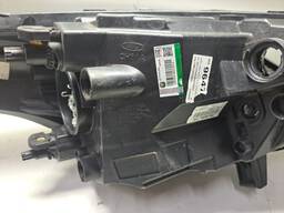 FAROL ESQUERDO KA 2018 A 2021 MASC NEGRA FRISO PRETO