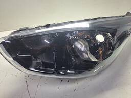 FAROL ESQUERDO KA 2018 A 2021 MASC NEGRA FRISO PRETO