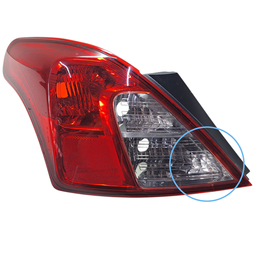 Lanterna Traseira Esquerda Versa 2012 2013 a 2020 PEQ DETALH