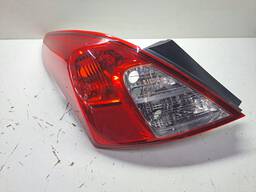 LANTERNA TRASEIRA ESQUERDA VERSA 2012 2013 A 2020 PEQ DETALH