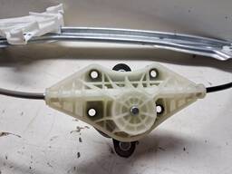 MÁQUINA DE VIDRO PORTA TRASEIRA DIREITA HB20 2020/ MANUAL