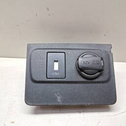 MOLDURA TOMADA 12V USB HB20 2020 A 2023 SENSE