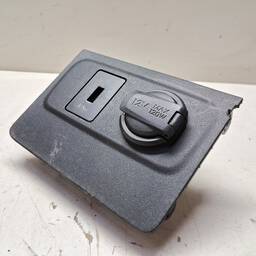 MOLDURA TOMADA 12V USB HB20 2020 A 2023 SENSE