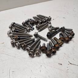 PARAFUSOS PEQUENOS MOTOR ONIX TRACKER  1.0T 2020/