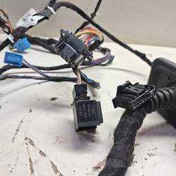 CHICOTE PORTA DIANT ESQ POLO 2022 A 2015 TRECK