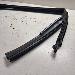 CANALETA VIDRO PORTA TRASEIRA DIREITA POLO NIVUS 2018/ AVARI