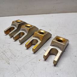  TRAVA BICO RENEGADE TORO  COMANDER DIESEL 2.0 16/ UNIDADE