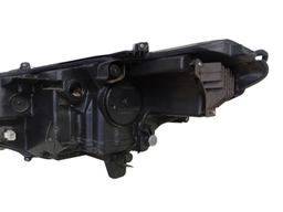 FAROL DIREITO COROLLA CROSS 2022/HYBRIDO FRISO AZUL (DETALHE