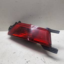 LENTE REFLETOR PARACHOQUE TRASEIRO DIREITO EVOQUE 12 A 2019