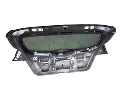 TAMPA TRASEIRA ONIX 2013 2014 A 2017 C/ FURO PEQ DETALHE 