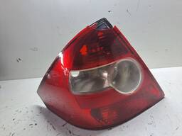 LANTERNA TRASEIRA ESQUERDA FIESTA SEDAN 2005 A 2010 AVARIA 