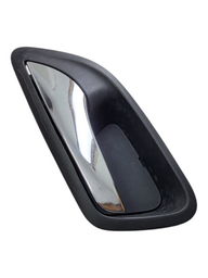 MACANETA INTERNA ESQUERDA GM CRUZE 2013 2016 PRETO DIANTEIRA