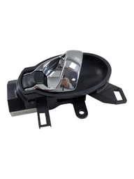 MACANETA INTERNA PORTA ESQUERDA NISSAN MARCH VERSA 2013 2020 PRETO DIANTEIRA