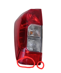 LANTERNA TRASEIRA ESQUERDA FRONTIER 2017/ DETALHE